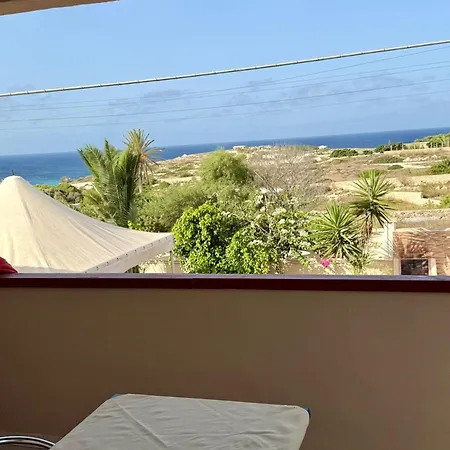 A 200m Dal Mare Lampedusa